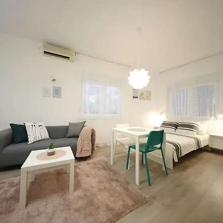 Apartment Old Town Stylish Studio Andi