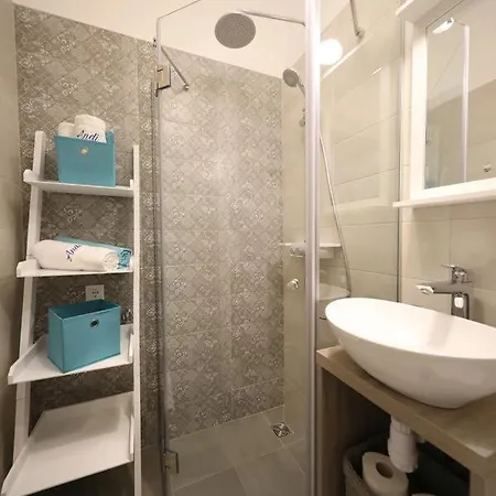 Old Town Stylish Andi Apartment *